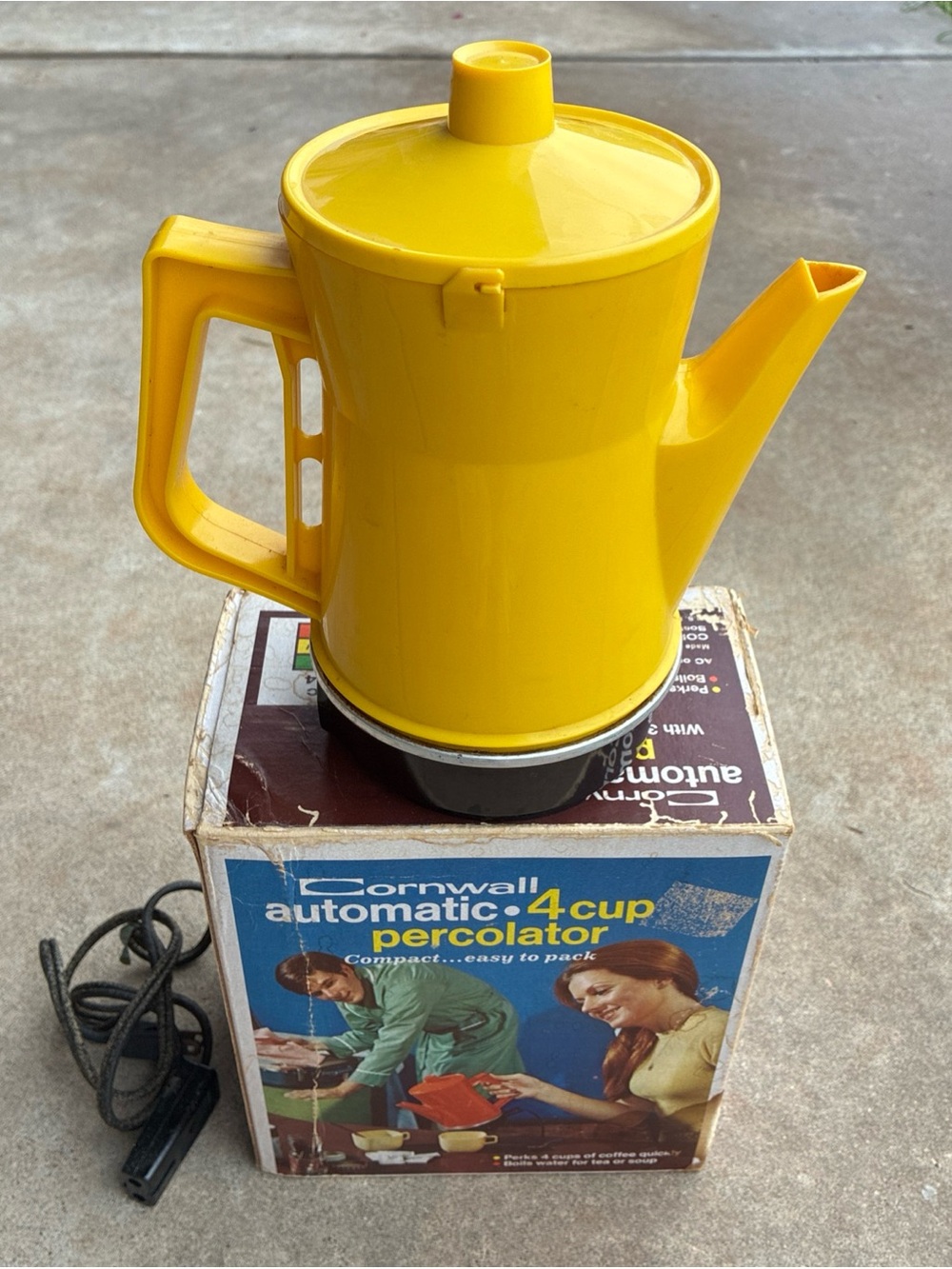 Vintage Cornwall Yellow 4-Cup Automatic Percolator Coffee Pot with vintage box